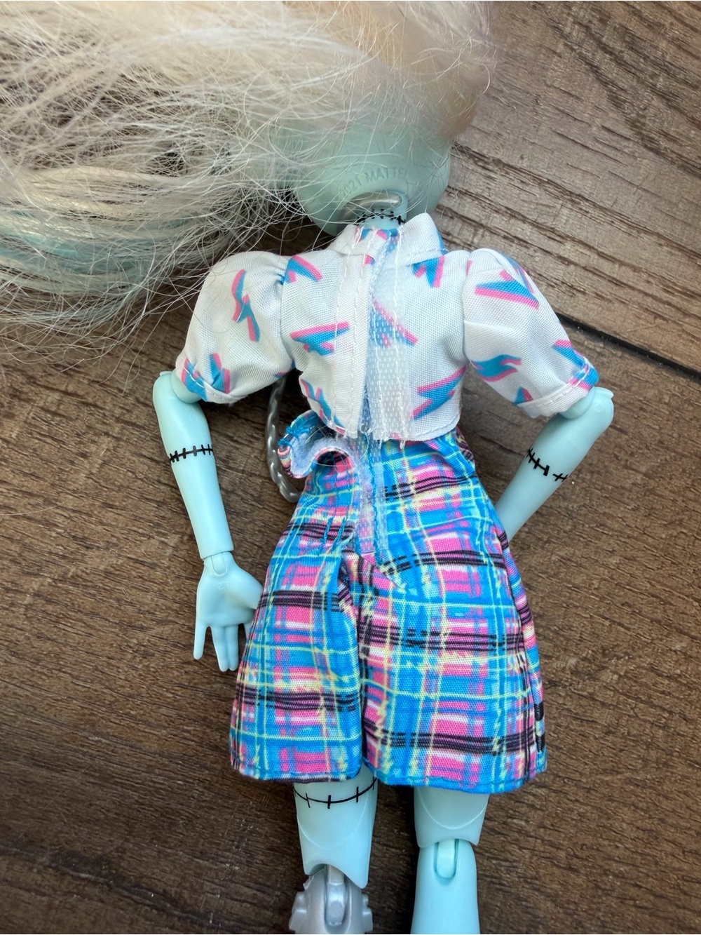 Monster High Frankie Stein 11" Gen 3 Barbie Doll - Picture 4 of 4